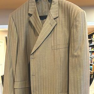 2pc suit, med brown w /tan stripes